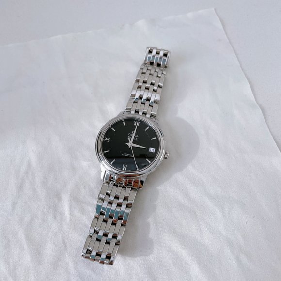 UPDATED PICTURES :) 99% NEW OMEGA DE VILLE LADIES WATCH - Picture 2 of 9